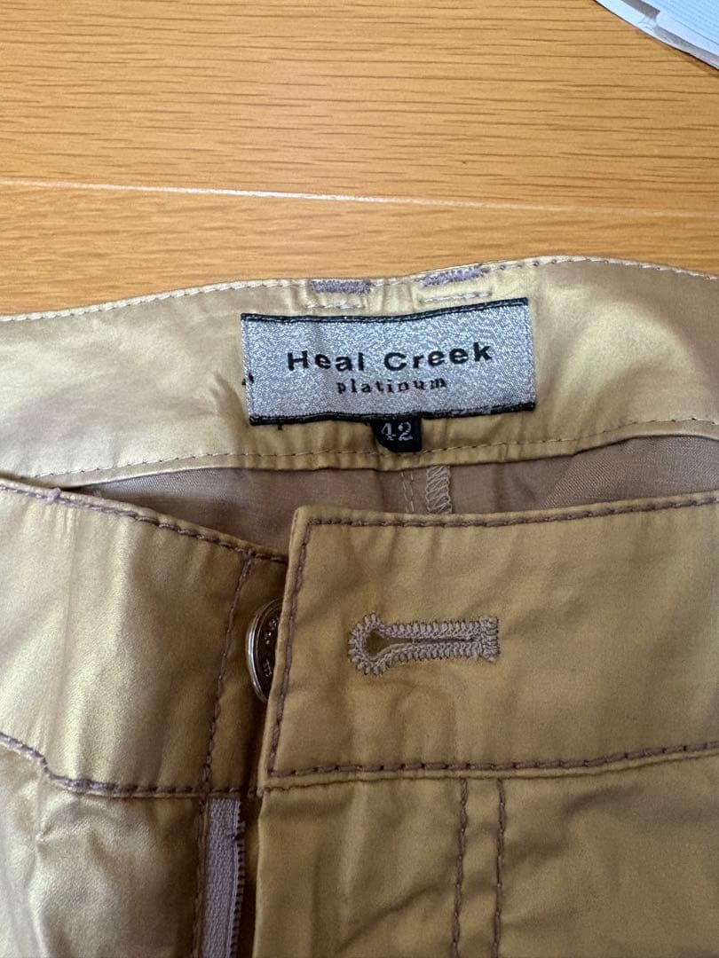 ヒールクリーク　ゴルフレディースパンツ42ゴールド