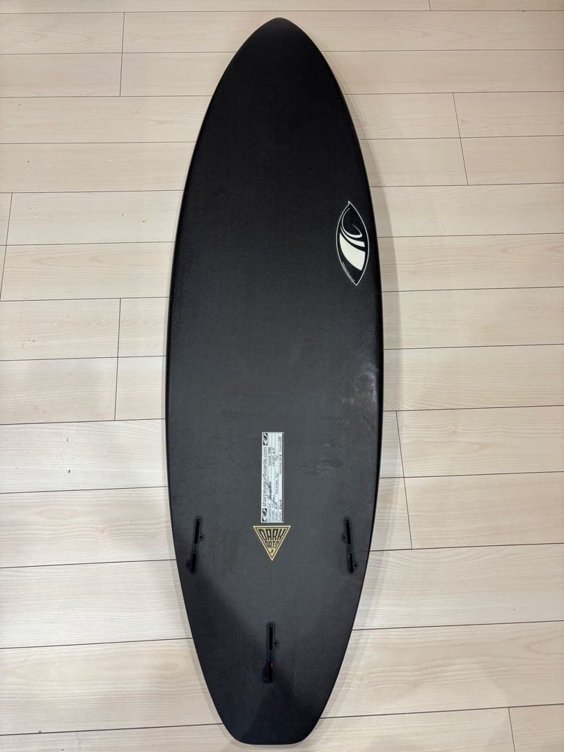 シャープアイダークアーツサーフボード