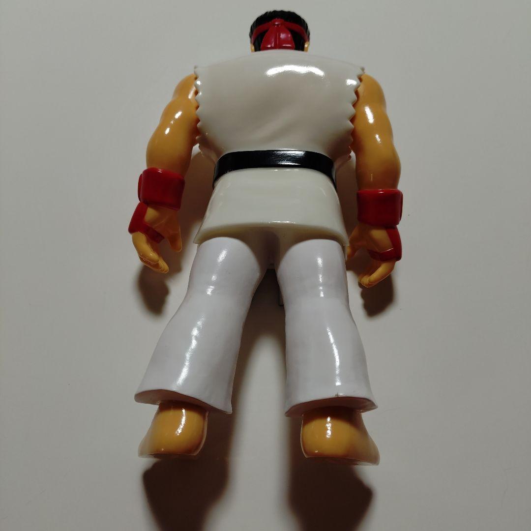 リュウ フィギュア 白い道着 バンダイ