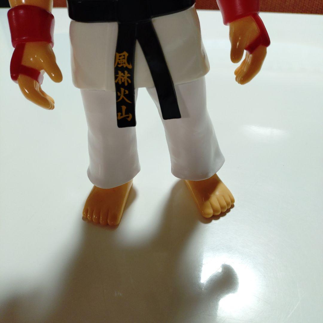 リュウ フィギュア 白い道着 バンダイ