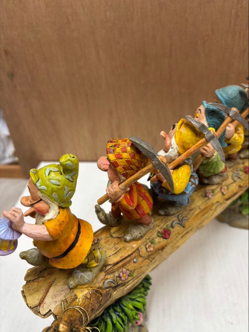 ディズニーショーケース エネスコ 七人の小人