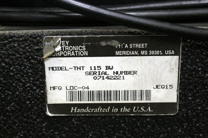 PEAVEY ピーヴィー TNT115 BW ベースアンプ