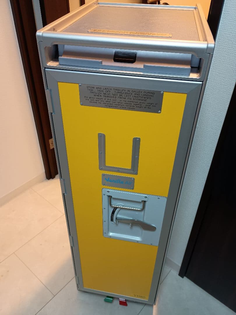 新古品★元バニラエア　カート　※ドロワー4つ・機内食用トレイ1個付き