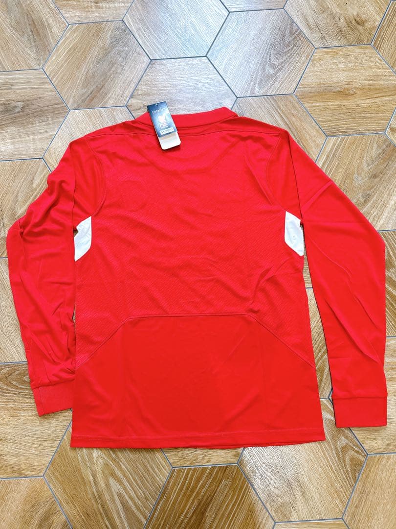【希少・入手困難】リヴァプールFC 長袖ユニフォーム 赤 M新品未使用 タグ付き