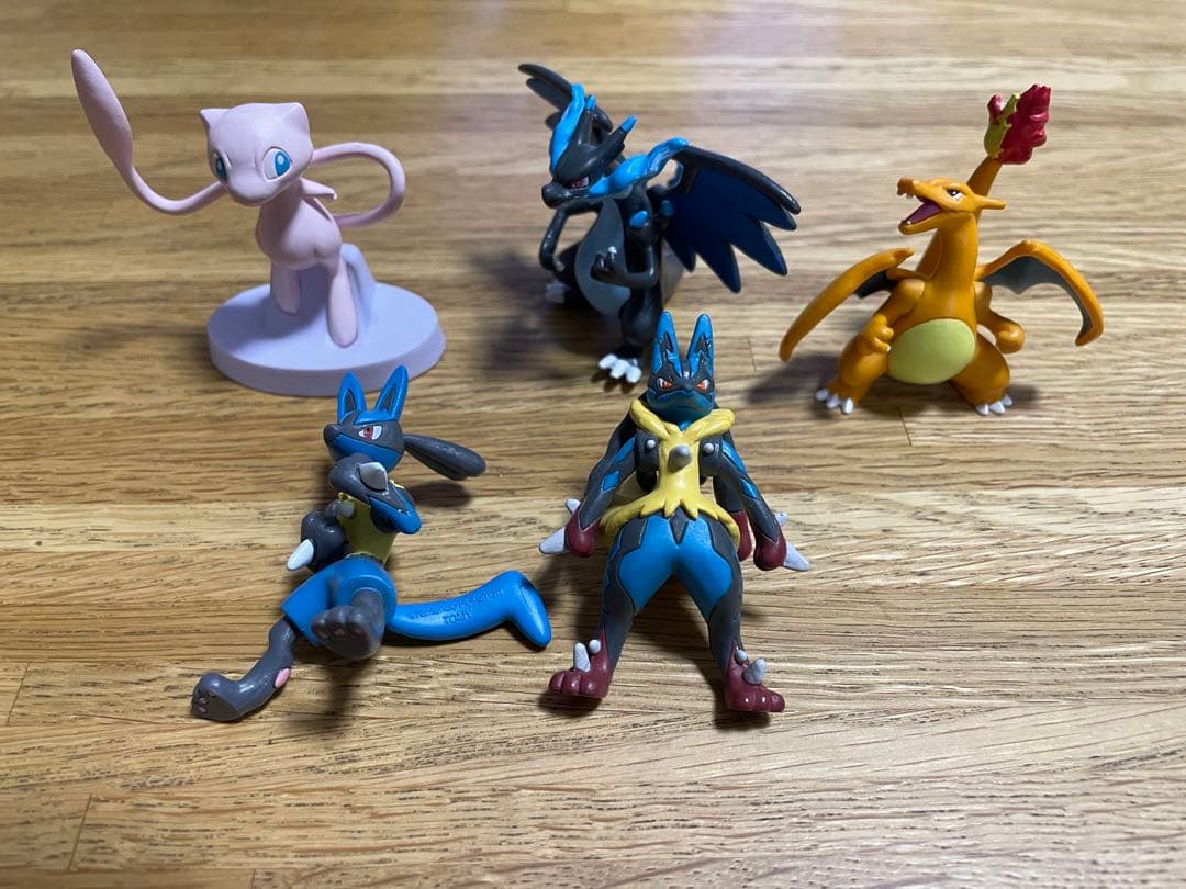 【最終値下げ】モンコレ19体まとめ売り＋ポケモン指人形まとめ売り総数約60体