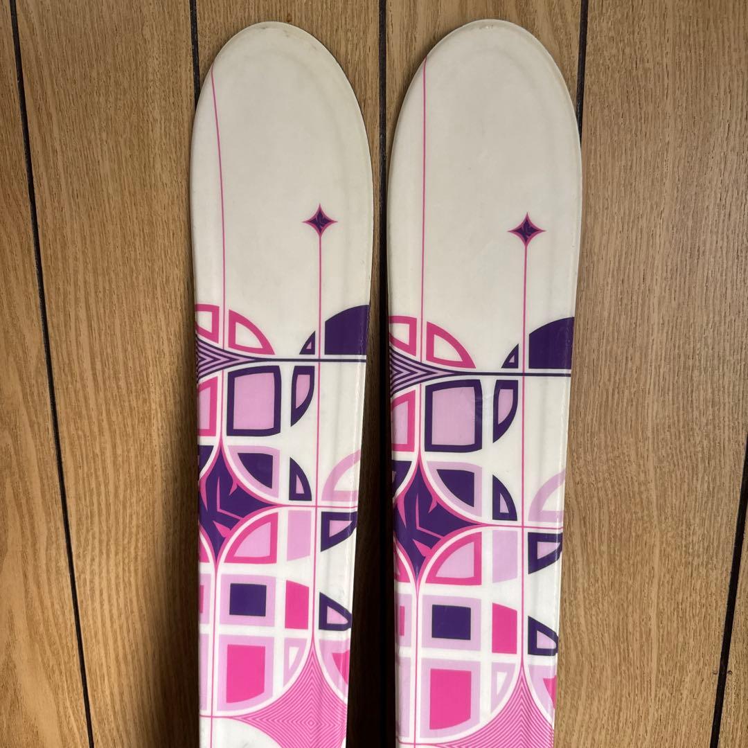 スキー板 ピンクと紫のデザイン　136