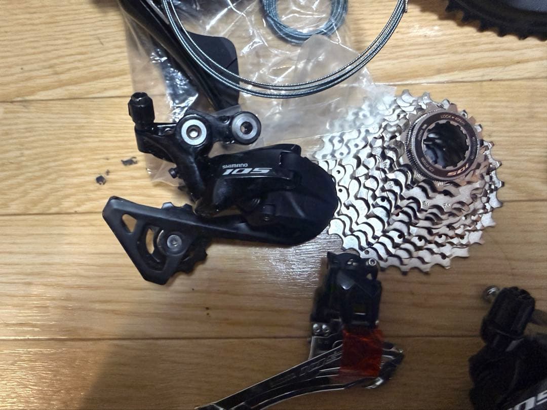 105 R7000 未使用　リムブレーキ用　スプロケ無し