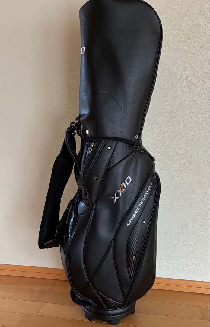 ゼクシオ　超軽量　スタンダードモデルキャディバッグ　ゴルフ　GGCX161 黒