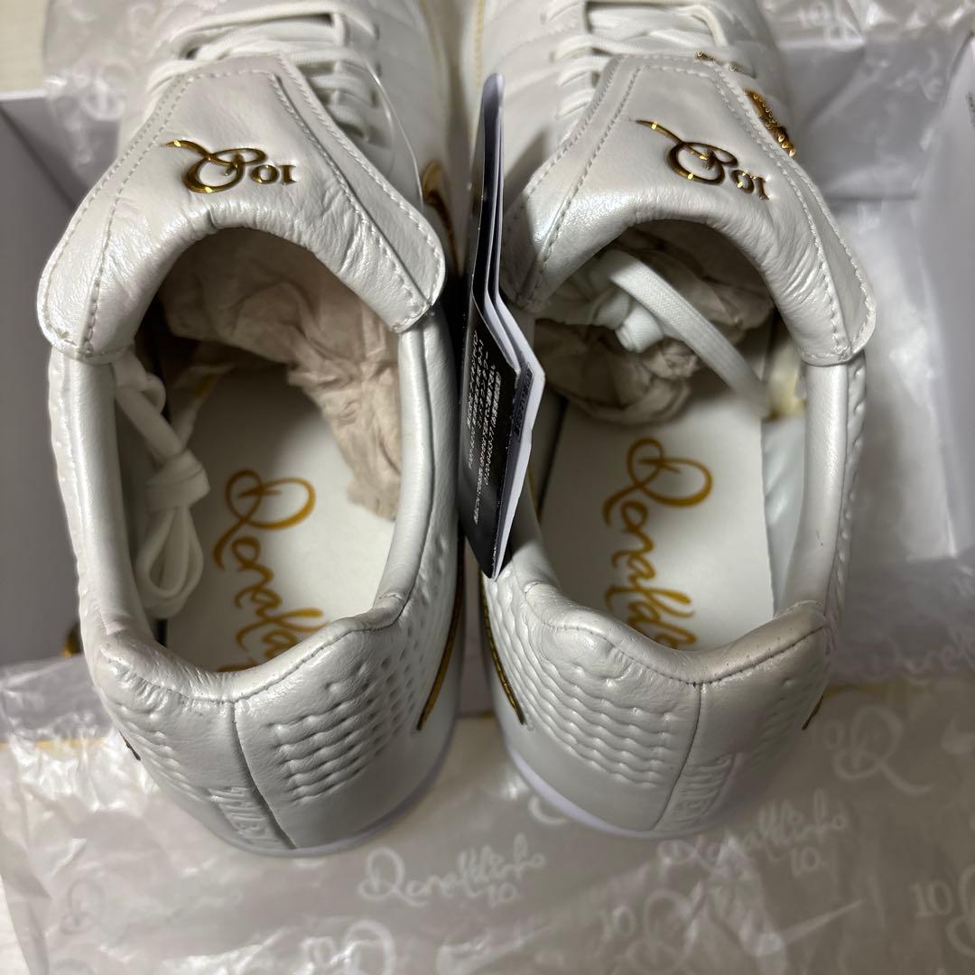 シューズ Ronaldinho x Nike Tiempo Legend of Gold