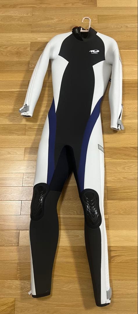 ウェットスーツ
