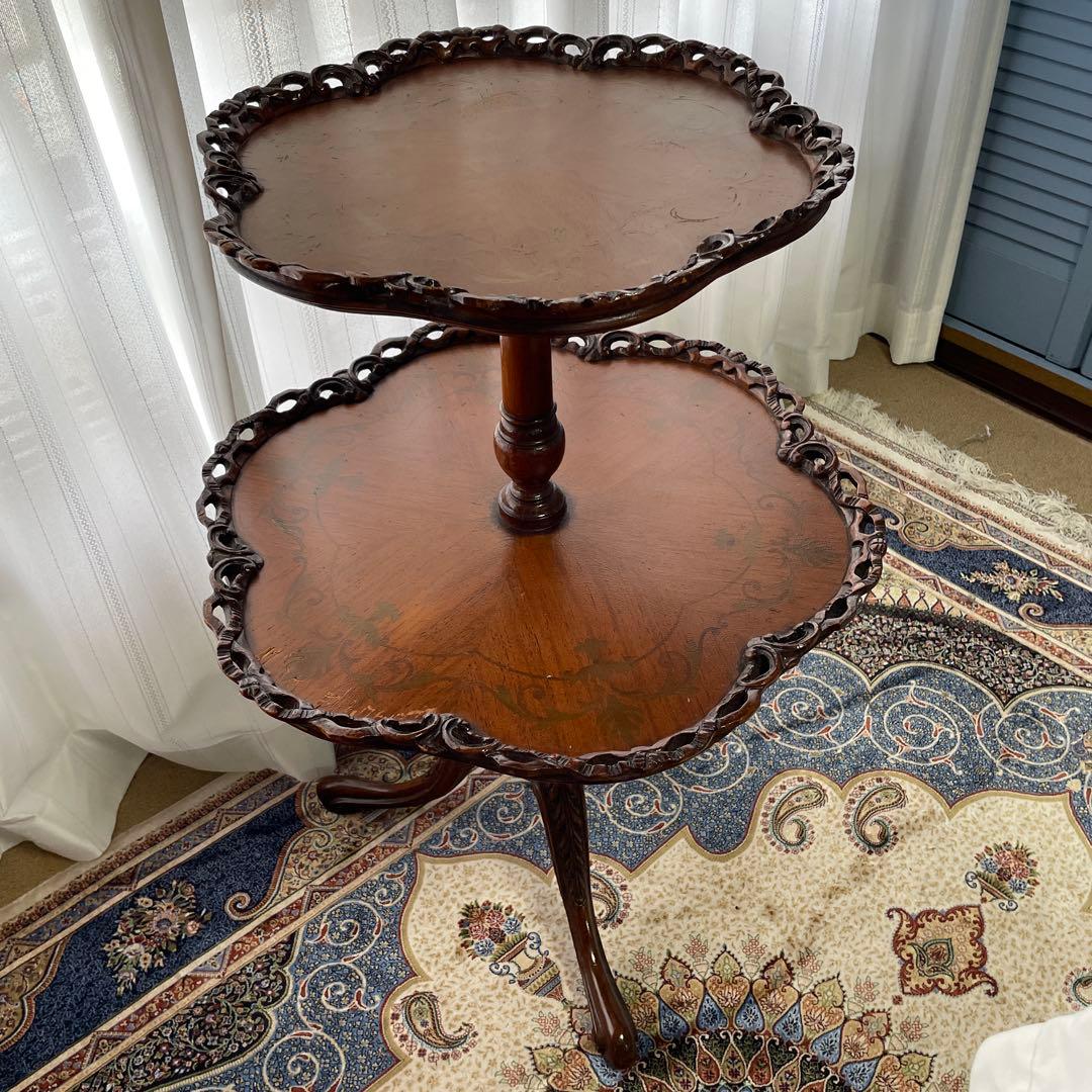 イギリスアンティーク　２段テーブル　 マホガニー象嵌装飾　透かし彫り