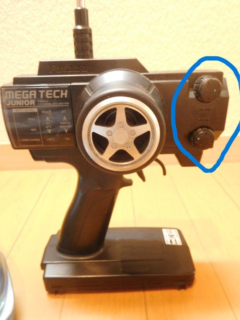 ラジコンカー　1/10 電動カー　4WD