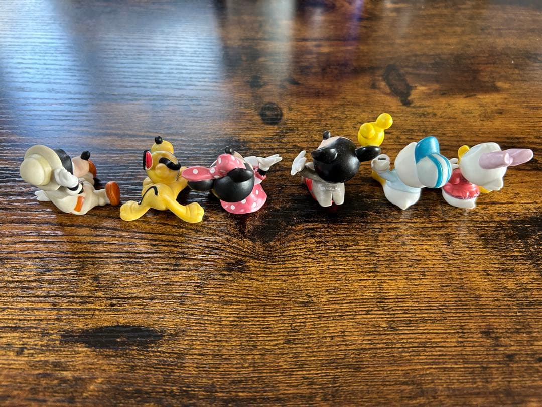 ベビーミッキーマウス&ミニー等　ディズニーキャラクター　陶器　置物