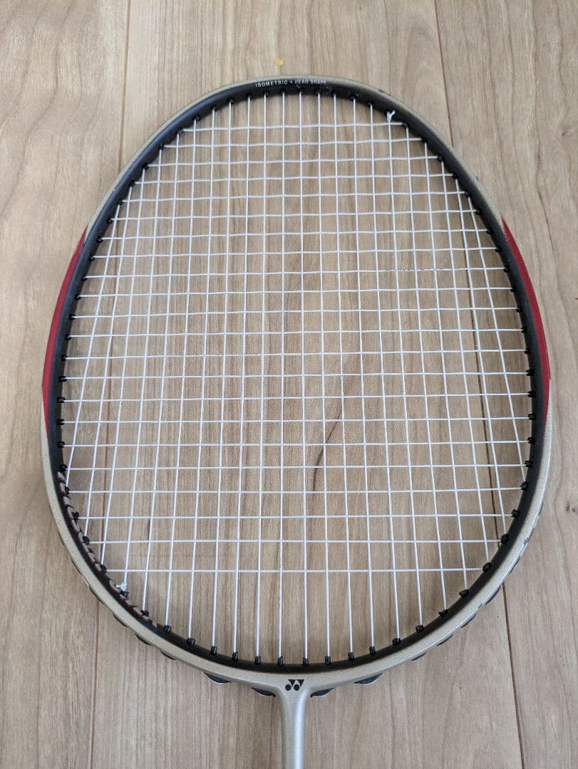 YONEX　MUSCLEPOWER80　ヒビあり　バドミントンラケット