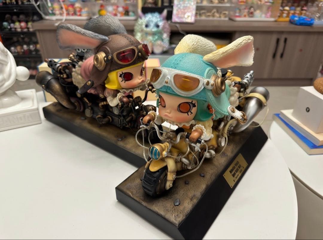 デザイナーズトイ鎌田光司Molly2.0バニーガールの機関車トレトイフィギュア