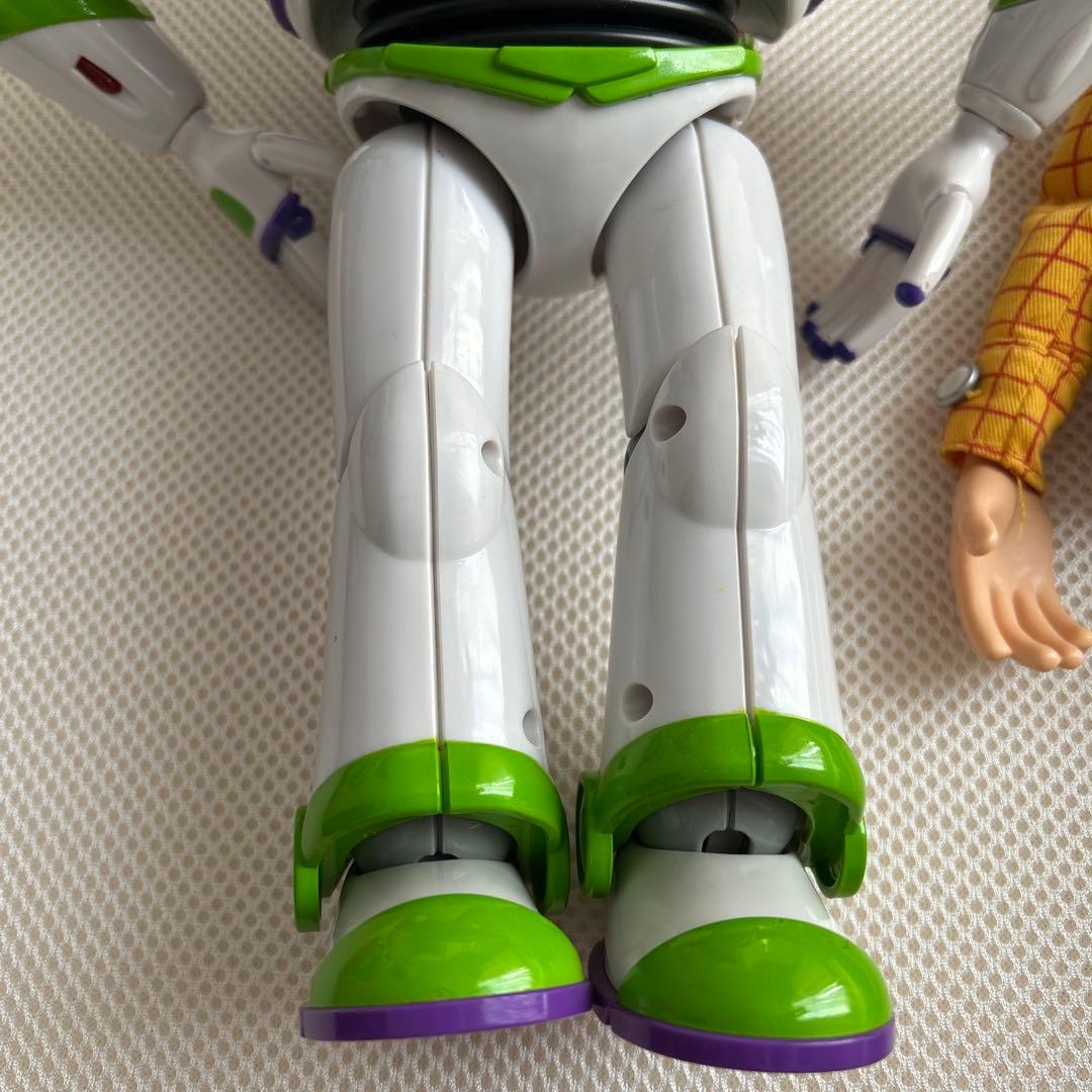 トイストーリー　トーキングアクションフィギュア ウッディ バズ・ライトイヤー