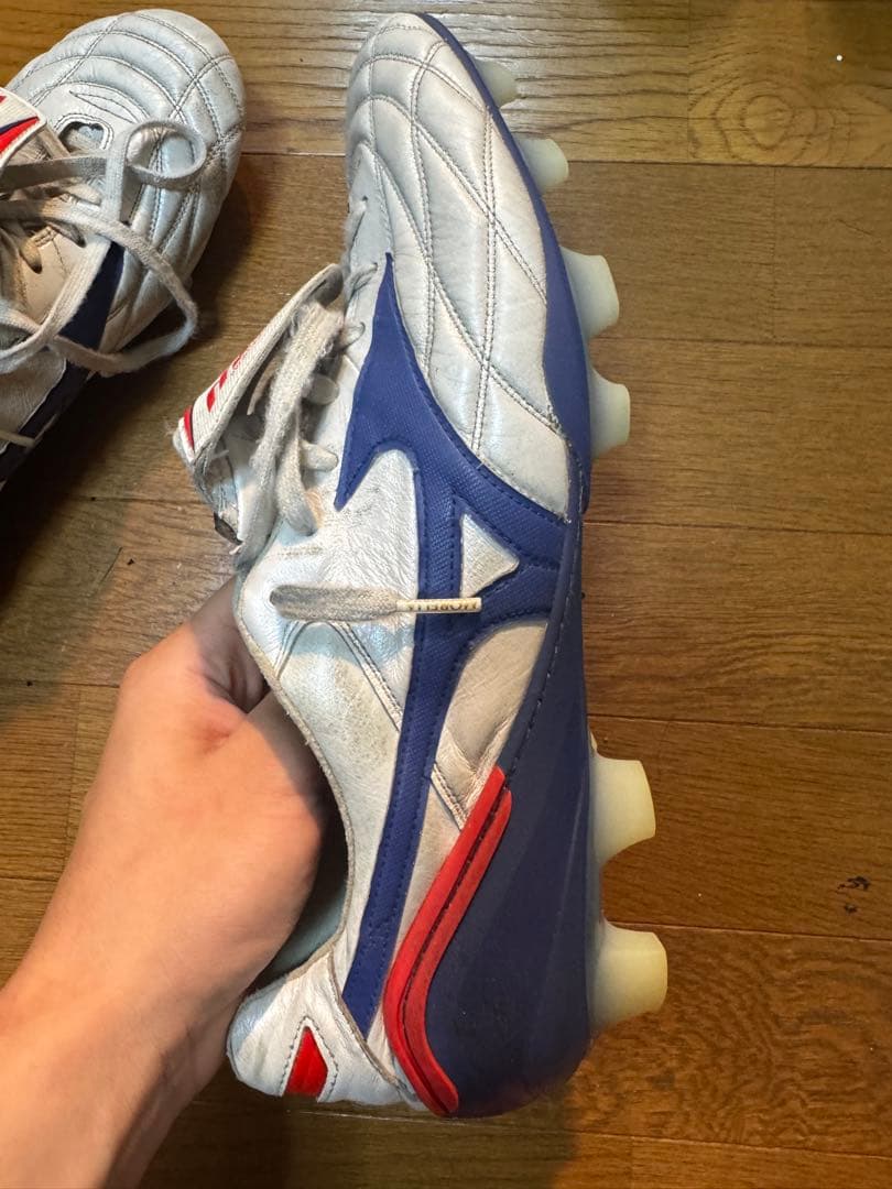 Mizuno サッカーシューズ ホワイト/ブルー/レッド モレリアウェーブ