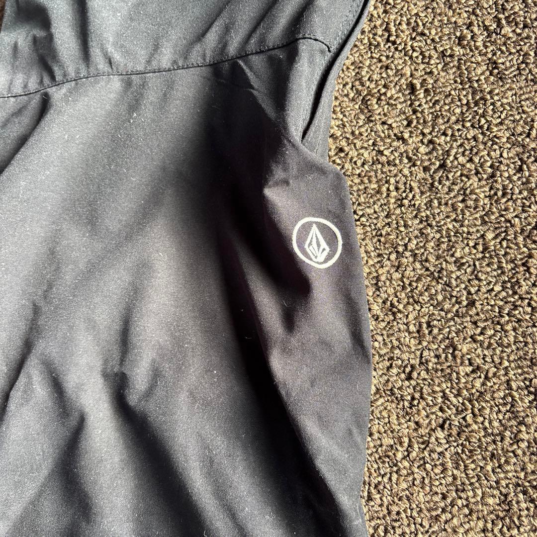 Volcom ブラック スノーボード ビブパンツ