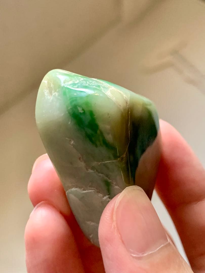 金山谷　極上ろうかん糸魚川翡翠　原石　糸魚川ひすい　コン沢　国産鉱物　水石　根付