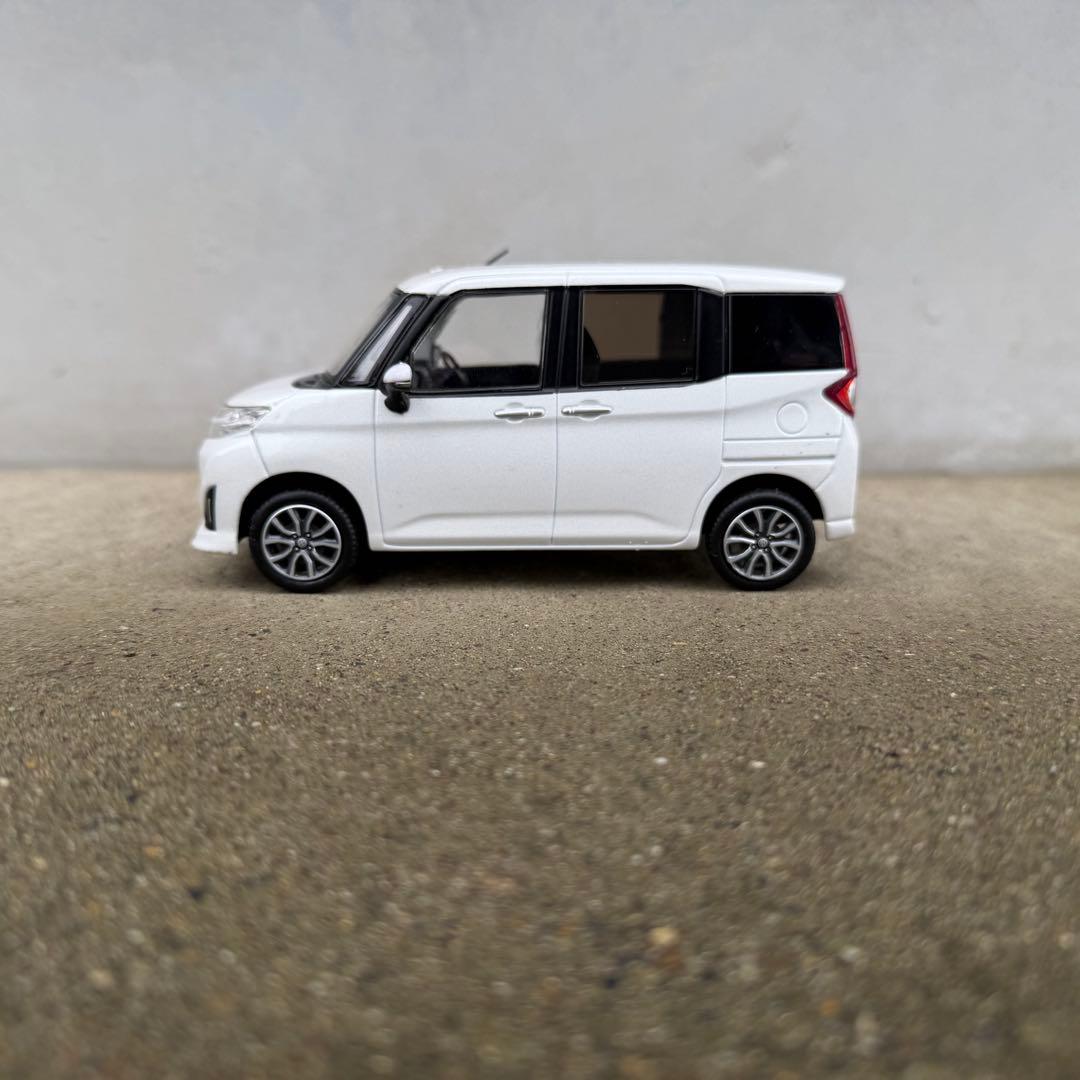 1/30 トヨタ ルーミー カラーサンプル