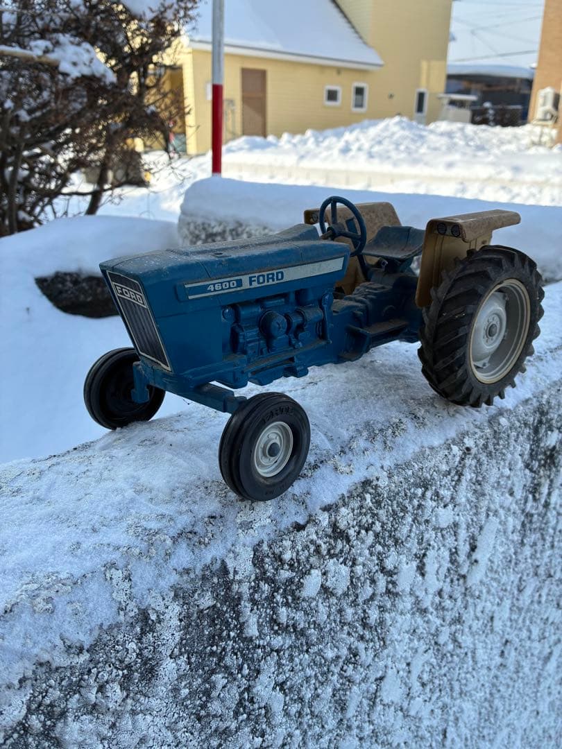 FORD 4600 トラクター フォード社のトラクター「4600」