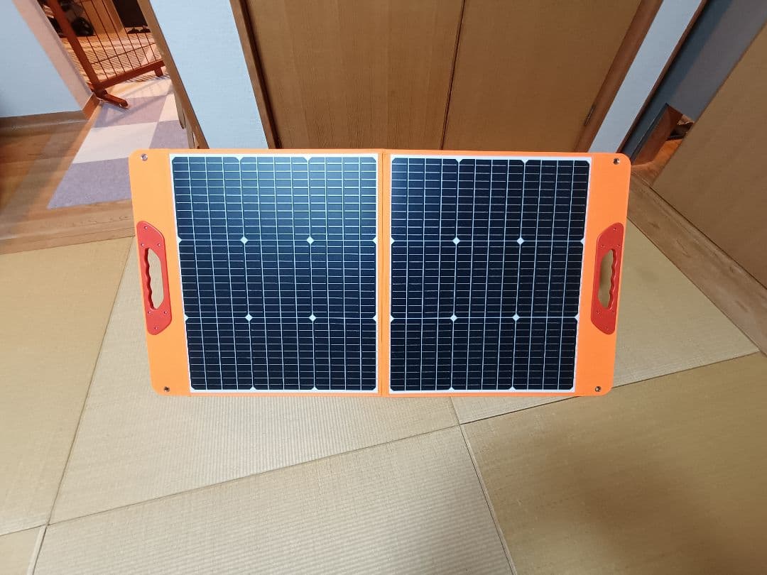 折りたたみソーラーパネル 100W
