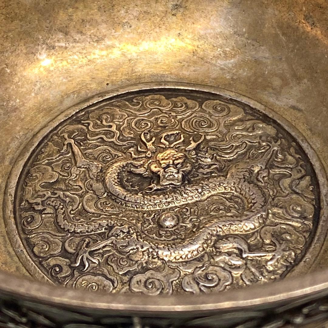 旧蔵　古い彫刻の皿　凹凸彫刻　騰雲銀龍　雙龍戲珠　古美術　時代物　アンティーク