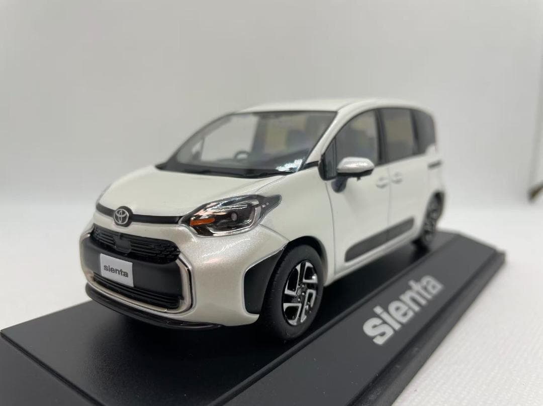 403-194 1/30 トヨタ シエンタ ホワイト
