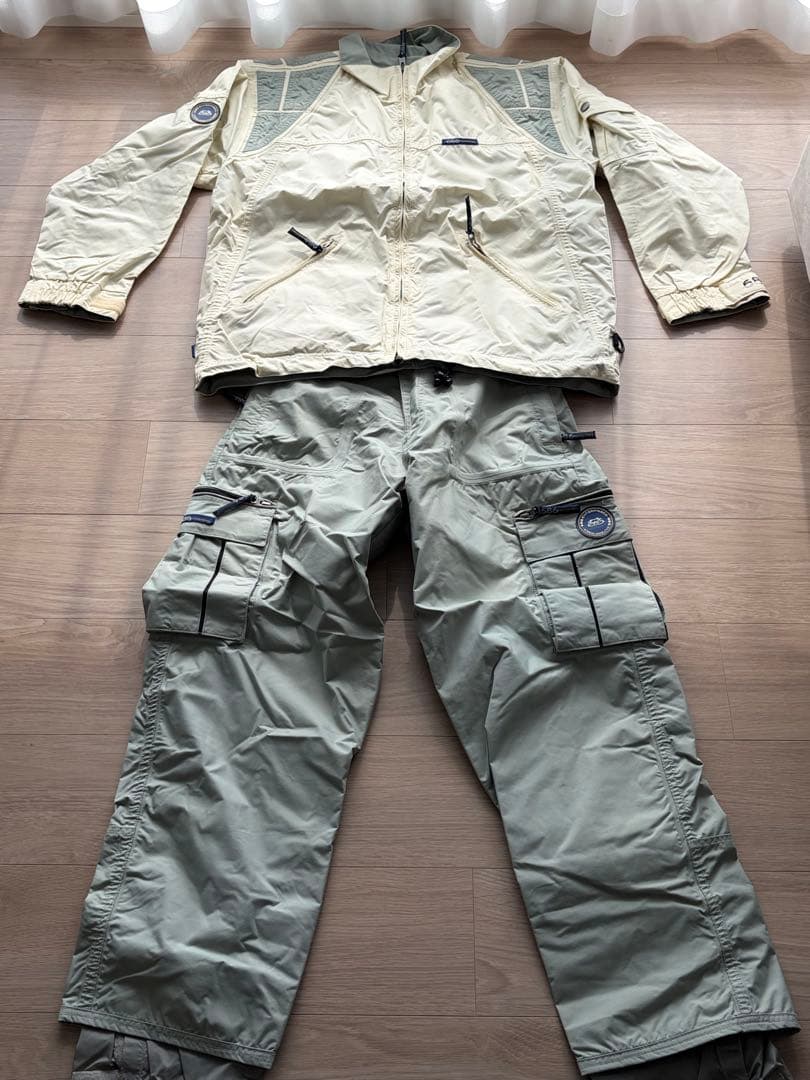 Burton ボードウェア　スキーウェア上下セット　説明欄必須