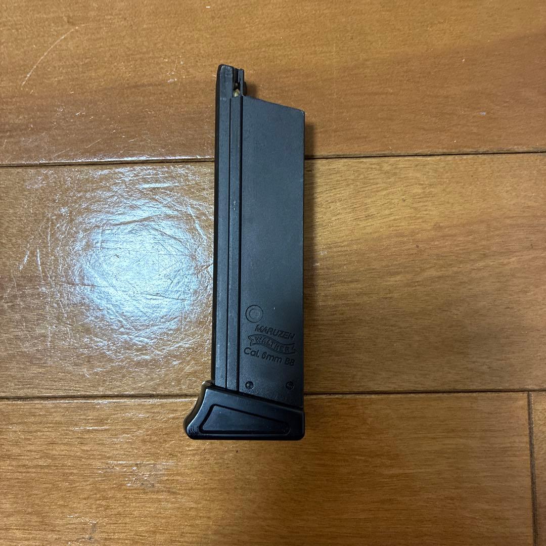 ！発売から一週間特別価格！　Walther PPK ガスガン シルバー/ブラック