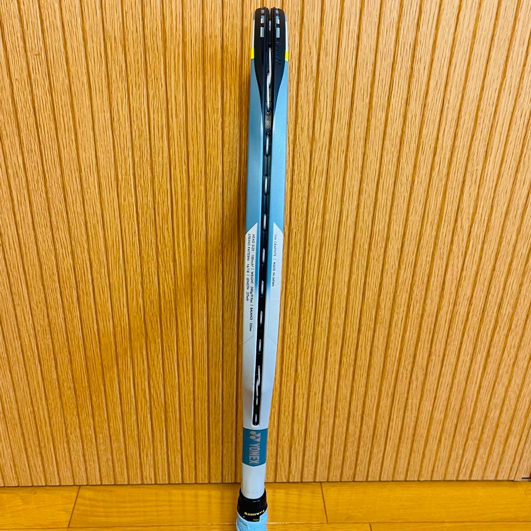【極美品】YONEXヨネックス ASTREL100 アストレル 2023年モデル