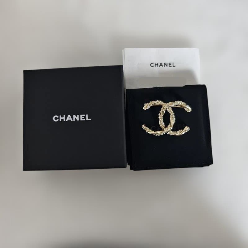 【美品】 CHANEL CCロゴブローチ