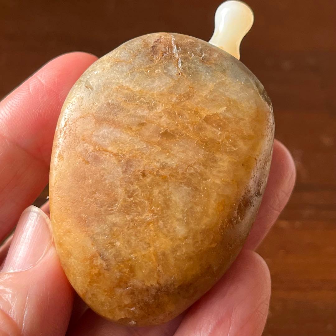 和田玉 黄玉 鼻煙壺 ペンダント 古玉 手彫り 虎 彫刻 軟玉 ネフライト