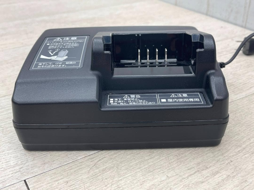 未使用 パナソニック バッテリー充電器 NKJ073Z 電動アシスト 純正品