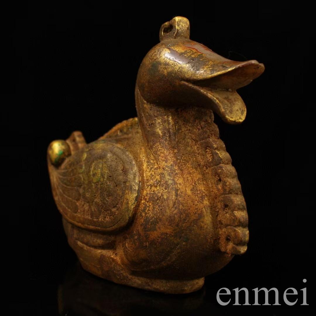 中国古美術・旧蔵白玉鎏金彩絵の鴨置物・置物・文房具・インテリア