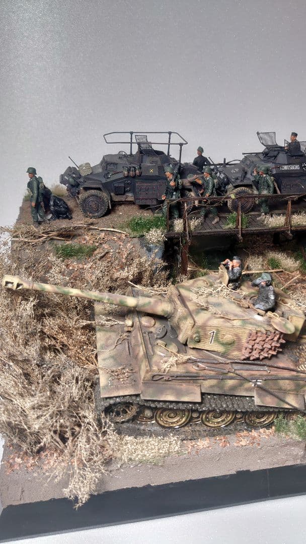 1/35 タミヤ ドイツ軍 タイガー戦車 ワーゲン ジオラマ 完成品