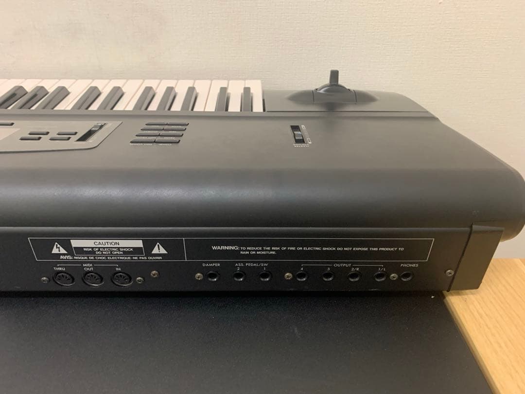 KORG コルグ 01/WFD ゼロワン シンセサイザー 61鍵盤 ケース 希少