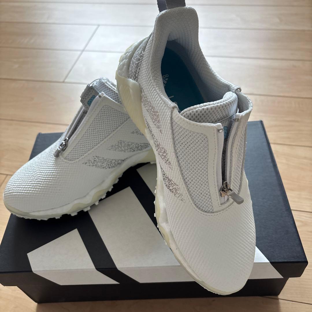 コードカオス ボア 新品 ゴルフシューズ 24.5㌢ ホワイト/シルバー グレー