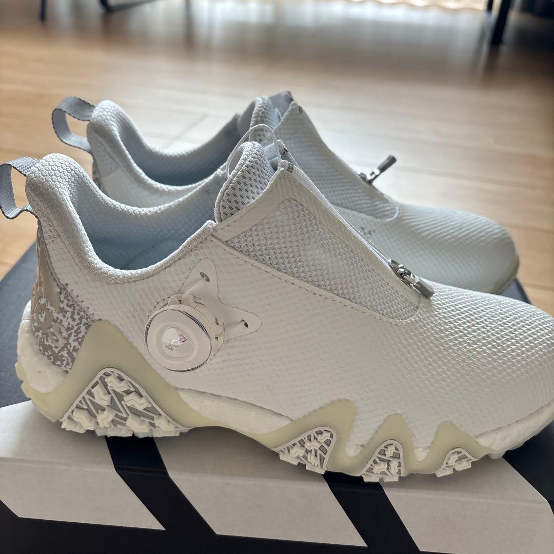 コードカオス ボア 新品 ゴルフシューズ 24.5㌢ ホワイト/シルバー グレー