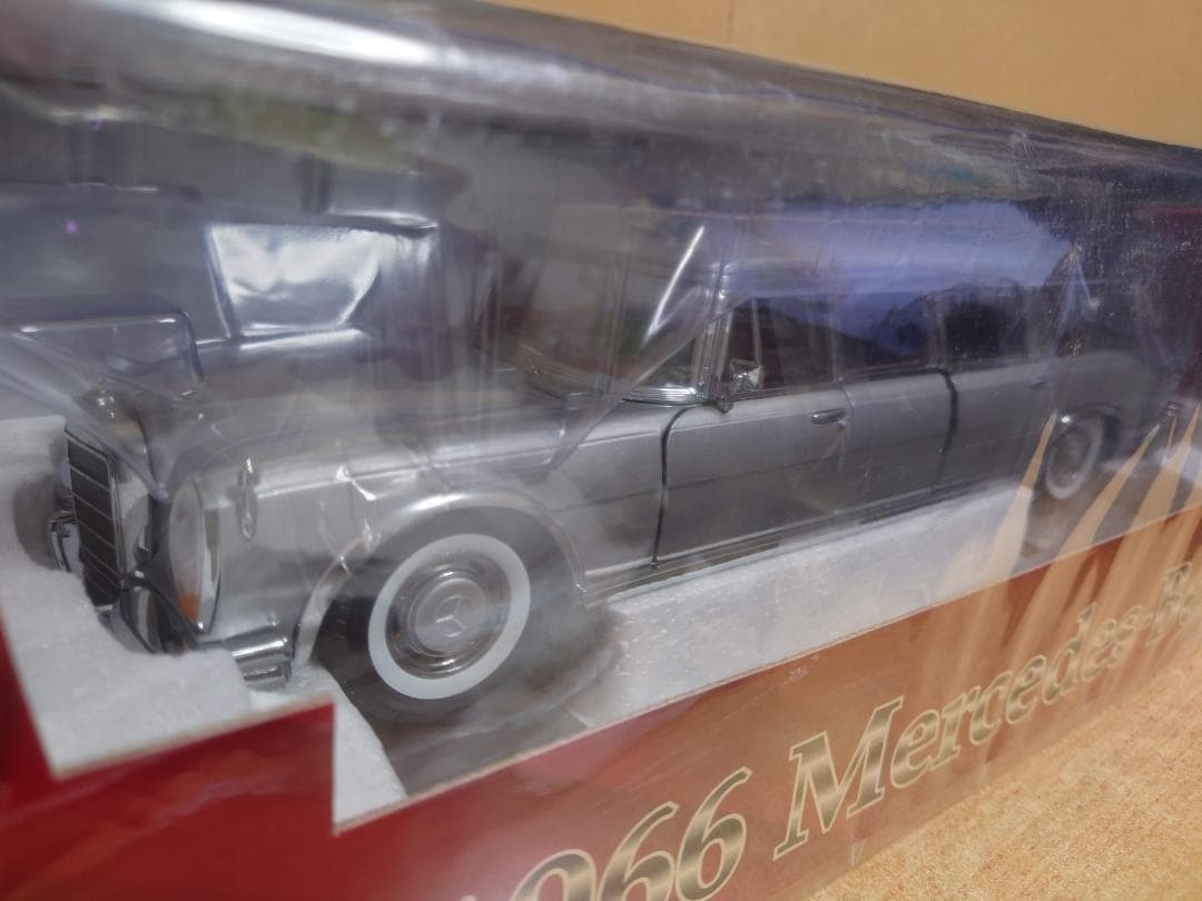 1/18 メルセデスベンツ Mercedes-Benz 600 リムジンミニカー