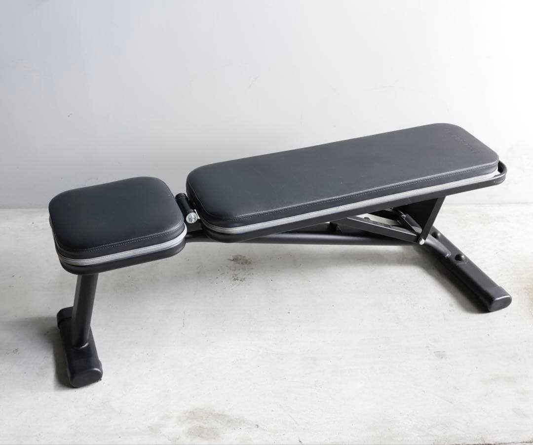 トレーニングベンチ 黒 小傷あり