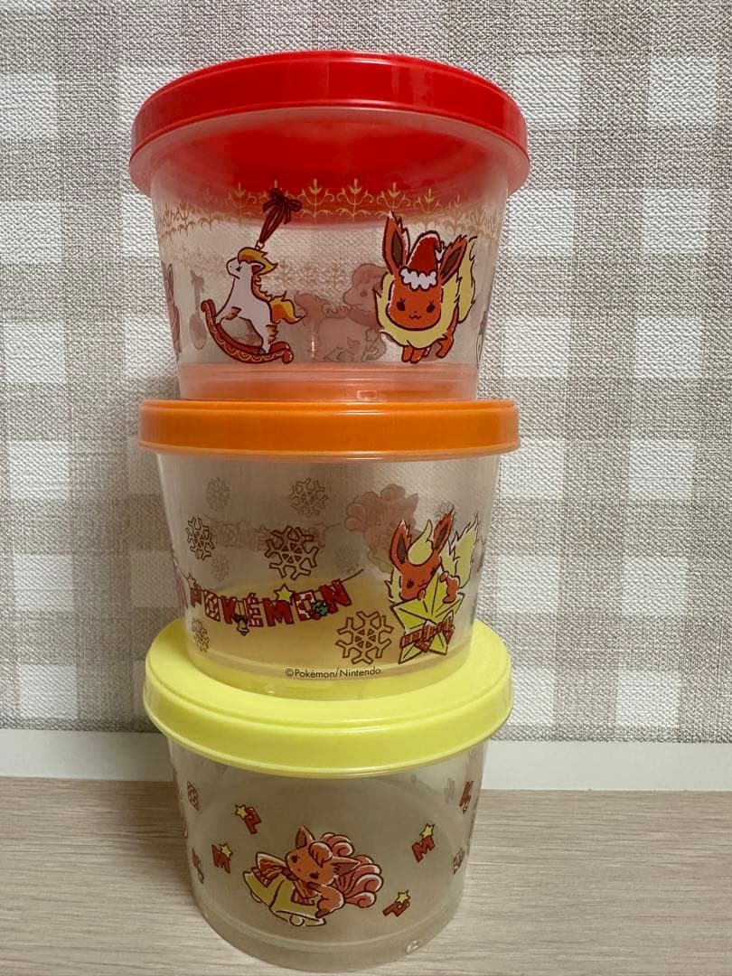 イッツデモ　ポケモン　クリスマスモチーフスタッキング保存容器