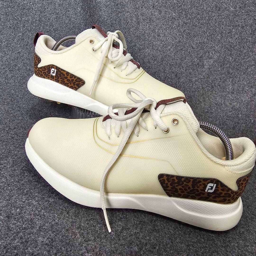 極美品【フットジョイ】パフォーマ スパイクレス ゴルフシューズ 23.5cm