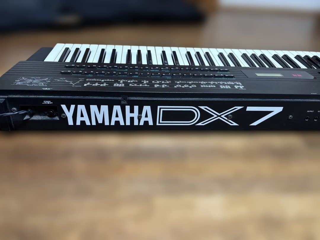 Yamaha DX7s シンセサイザー