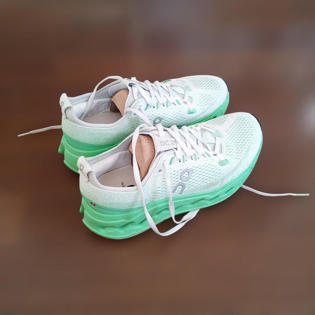 On Cloudサーファーマックス ホワイト/ミントグリーン