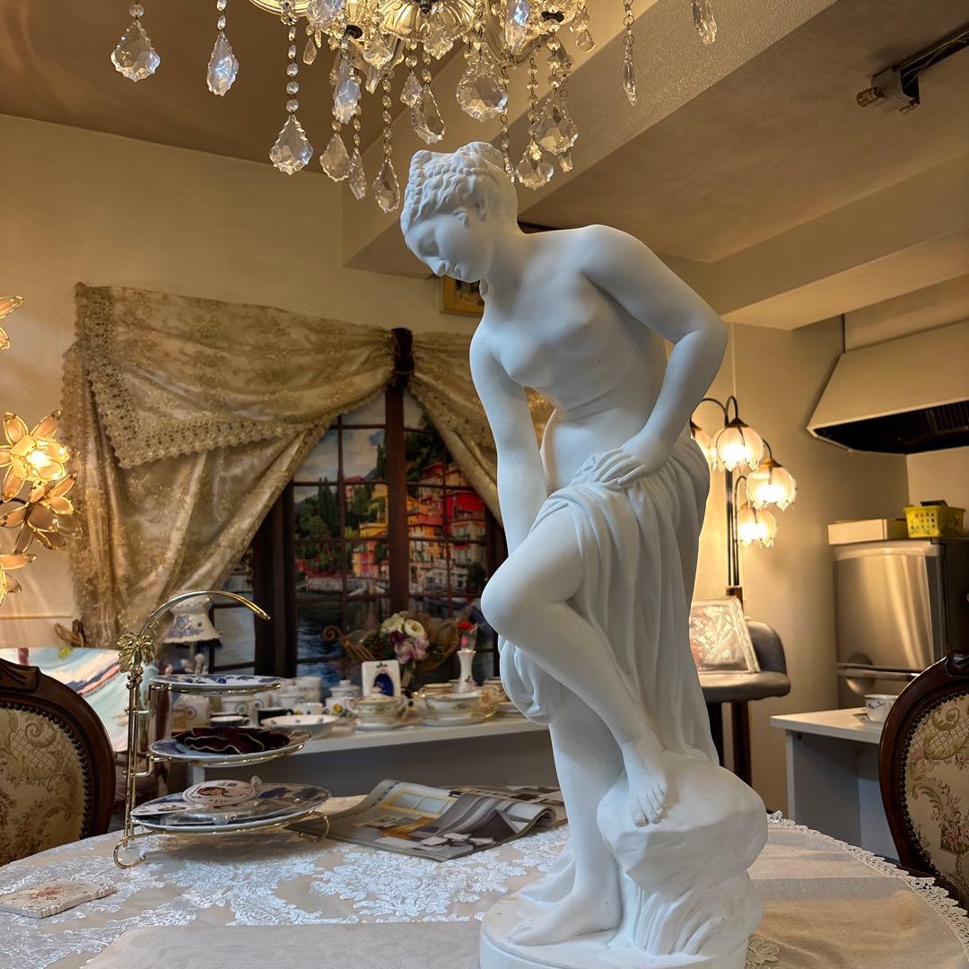 ビーナス湯浴みの像