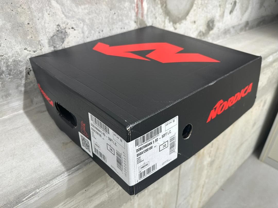 新品未使用 NORDICA Dobermann 5RD スキーブーツ 24/25