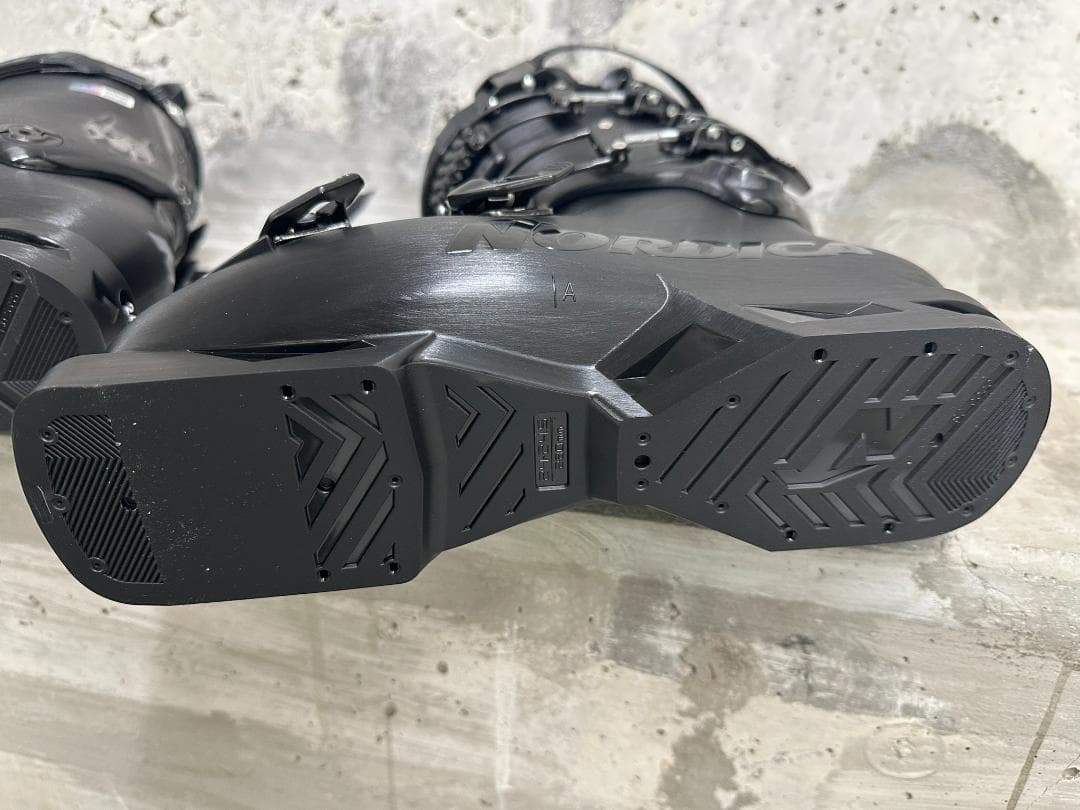 新品未使用 NORDICA Dobermann 5RD スキーブーツ 24/25