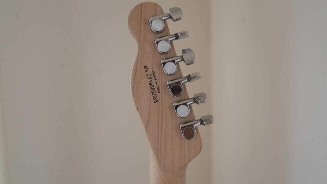 Squier by fender Telecaster　Ice Blue