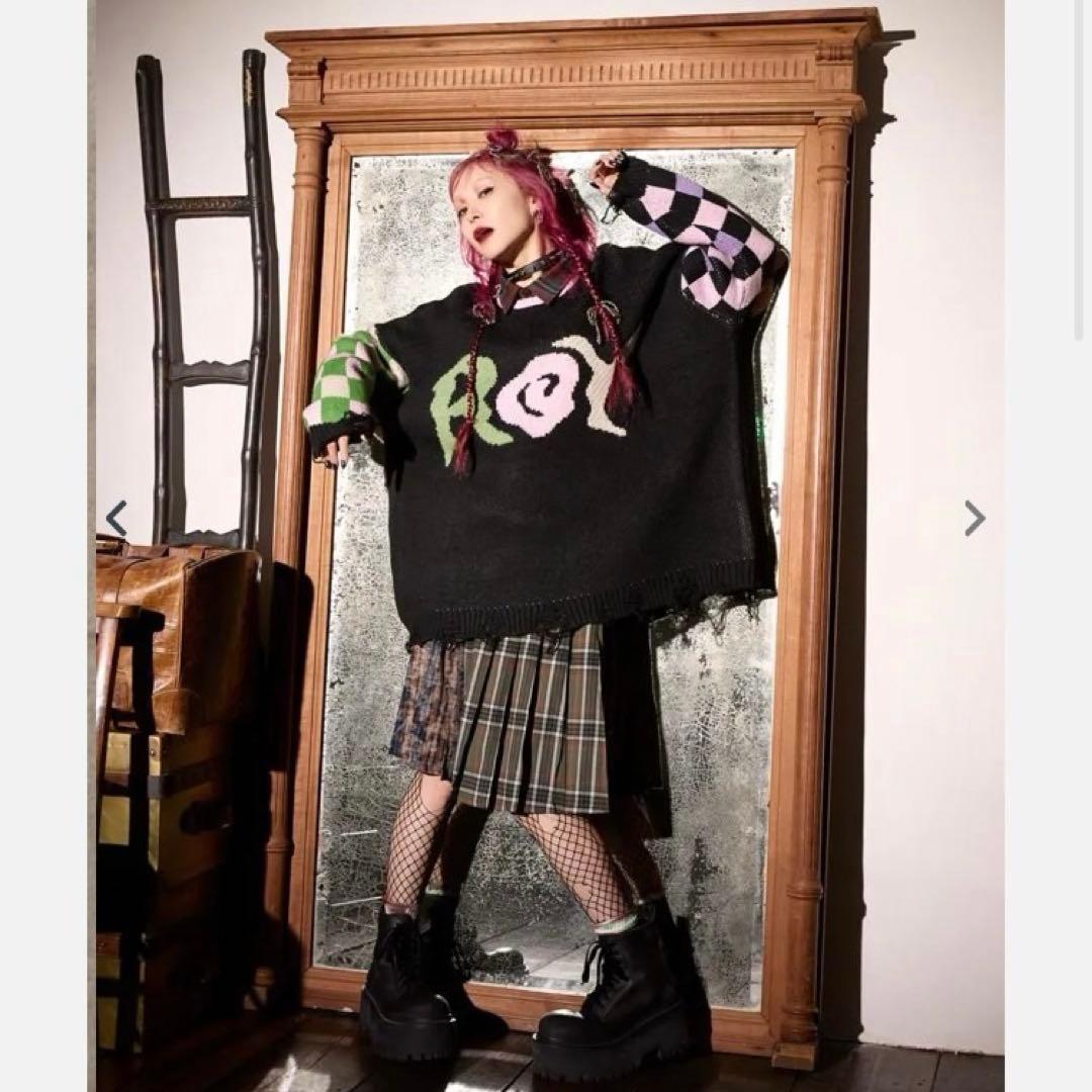 LiSA ROYロゴダメージニット